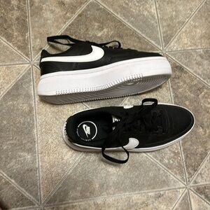 Women’s Nike Court Vision Alta (size 8)